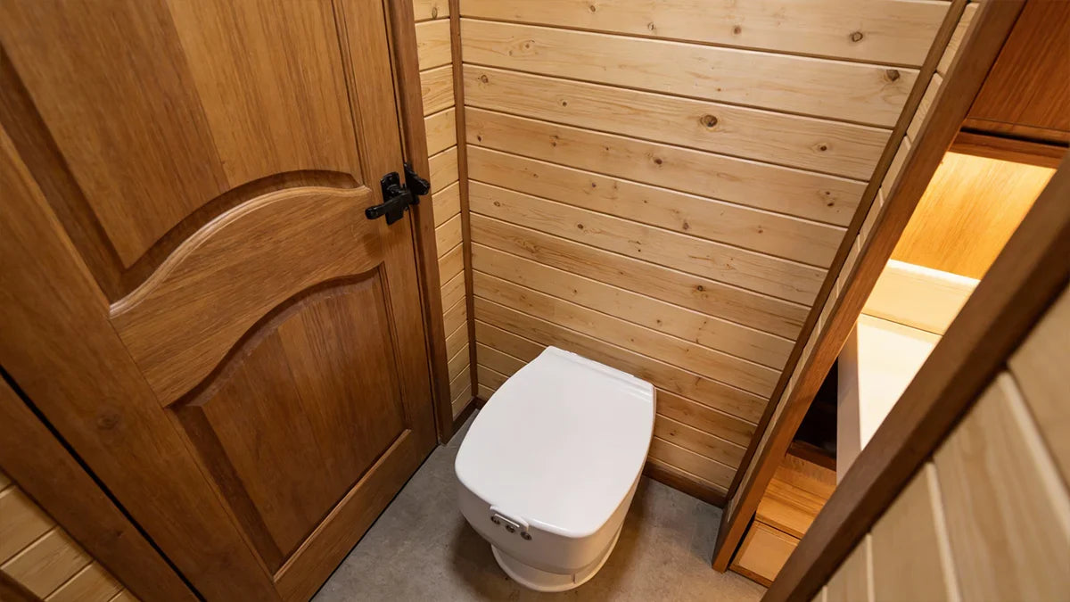 How Do Toilets Work in Tiny Homes?(Practical Explanation)